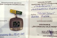 Siemianowiccy działkowcy wręczyli prezydentowi miasta honorową legitymację oraz medal Za Zasługi…