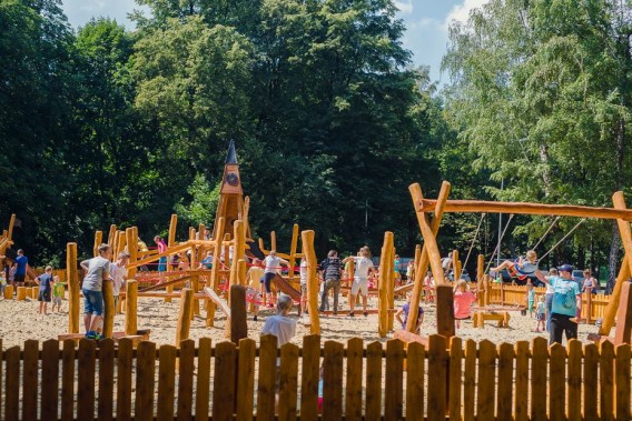 Nowo otwarty plac zabaw w Parku Pszczelnik