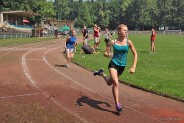 Miejski Ośrodek Sportu i Rekreacji "Pszczelnik" - sztafeta biegu na bieżni boiska