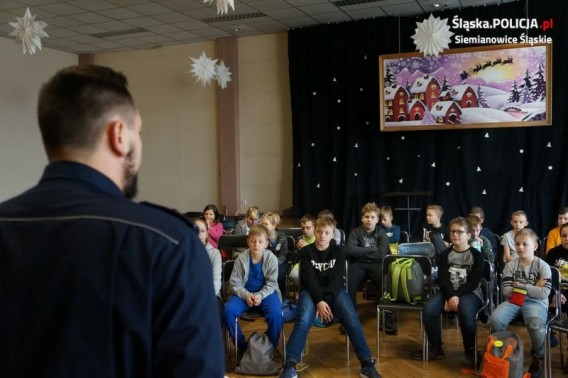 Spotkanie dzieci z policjantami