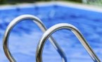 Bezpłatna nauka pływania dla dzieci na basenie otwartym w Parku Pszczelnik