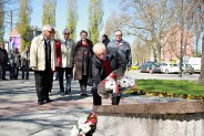 Złożenie kwiatów przy pomniku Nieznanego Żołnierza w Siemianowicach Śląskich z okazji Święta 1 Maja