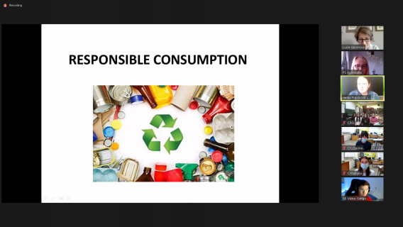 Odpowiedzialna konsumpcja - plakat projektu i uczestnicy na monitorach