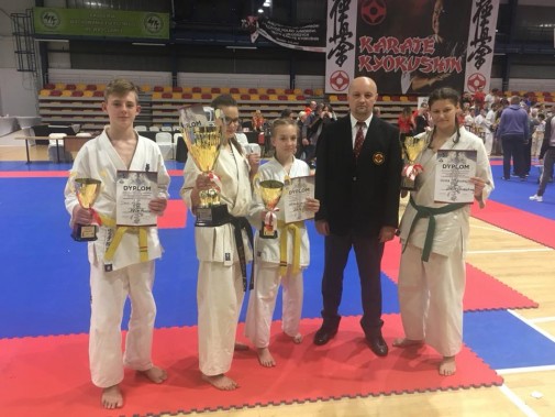 Siemianowiccy karatecy z trofeami w Pucharze Polski we Wrocławiu