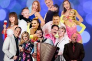 Na zdjęciu, na niebieskim tle sylwetki artystów występujących podczas koncertu Szlagierowo i z…