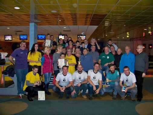 Uczestnicy bowlingowych zawodów o Puchar Prezesa MTKKF