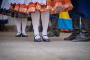 Ujęcie na dolną część nóg tancerzy Zespołu Pieśni i Tańca Siemianowice