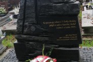 Grób zbiorowy żołnierzy 75. Pułku Piechoty poległych w walce o Kopalnię „Michał” na cmentarzu…
