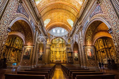 Wnętrze słynnego kościoła w Quito w Ekwadorze.