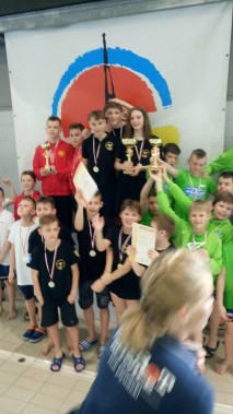 Młodzi pływacy z SP 8 najlepsi na Śląsku