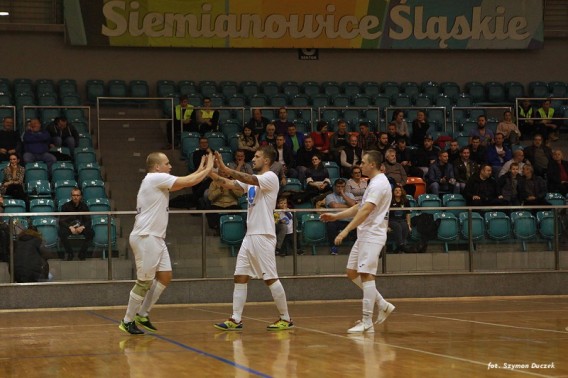 Futsaliści FC 2016 Siemianowice Ślaskie wygrali w Mikołówie z Kamionką 2:1