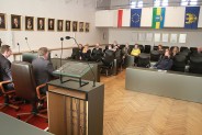 Siemianowiccy radni obecni w Dużej Sali siemianowickiego magistratu.
