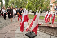 Złożeniem kwiatów na płycie Grobu Nieznanego Żołnierza upamiętniono zakończenie II wojny światowej.