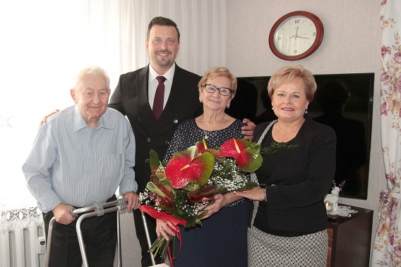 Państwo Renata i Hubert Bachowscy obchodzili swoje Diamentowe Gody.