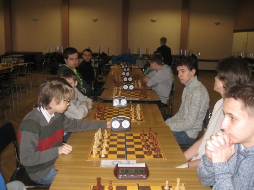 Międzyszkolne zawody szachowe w Domu Kultury "Chemik"