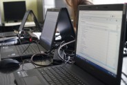 laptopy z uruchomionym oprogramowaniem finansowo księgowym