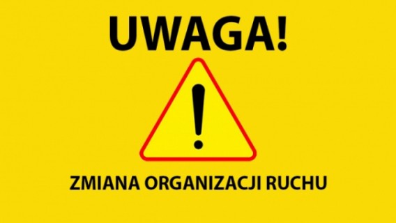 Znak drogowy ostrzegający przed zmianą organizacji ruchu