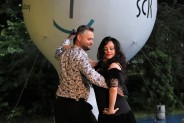 Na scenie artyści Naira Ayvazyan i Tomasz Białek w pozie tanecznej