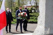 Prezydent Siemianowic Śląskich wraz z przewodniczącym i wiceprzewodniczącym Rady Miasta składają…