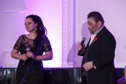 Na zdjęciu Swietłana Kaliniczenko w czarnej sukni oraz Juliusz Ursyn Niemcewicz w czarnej…