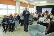 Premier Jerzy Buzek z wizytą w V LO ZSS.