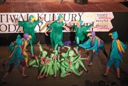 Występy młodzieżowego zespołu tanecznego na scenie Siemianowickiego Centrum Kultury
