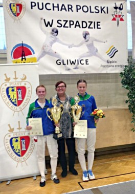 Od lewej: Ola Pernach, trenre Krystyna Rachel - Swirska oraz Basia Brych