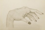 Zdjęcie przedstawia rysunek dłoni wykonany ołówkiem