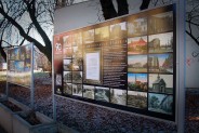 Tablice infograficzne prezentujące zmiany w mieście Siemianowice Śląskie na przestrzeni 90 lat.