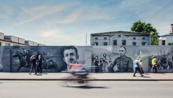 Mural powstańczy przy ulicy Powstańców