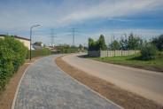 Nowo powstała trasa pieszo-rowerowa, wzdłuż niej nowe lampy uliczne.